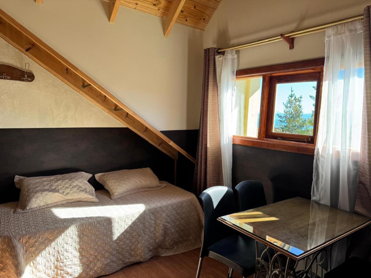 Meulen Hosteria Y Apart El Calafate Exterior photo